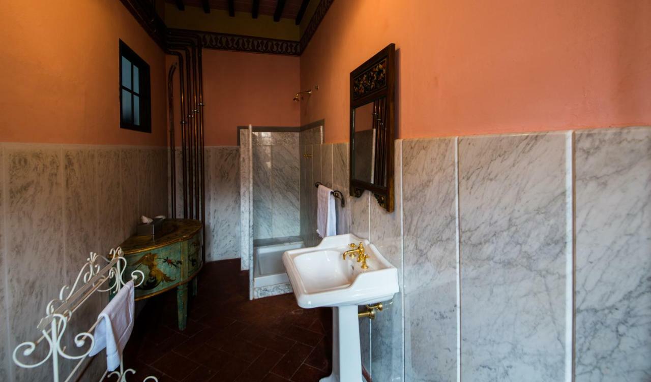 Castello Di Valenzano Villa Arezzo Exteriör bild